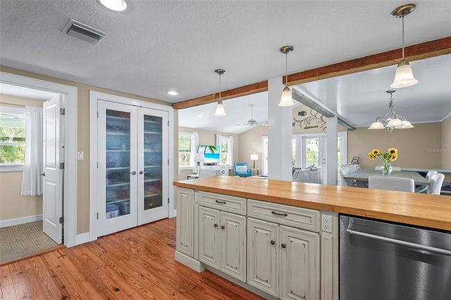 111 Faubel St, House other with 3 bedrooms, 3 bathrooms and null parking in Siesta Key FL | Image 31