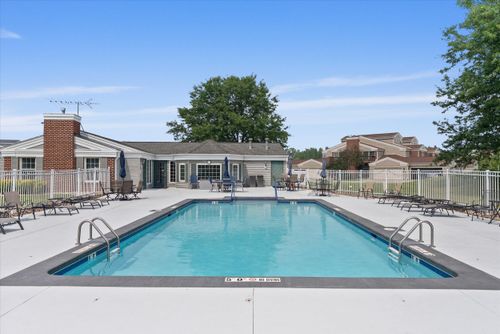 1626549 Tall Reeds Ln, Pewaukee, WI, 53072-6647 | Card Image