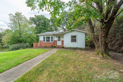 204 Northeast Ave, Swannanoa, NC, 28778-2614 | Card Image