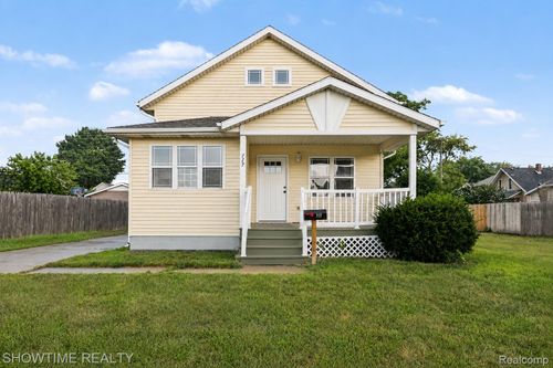717 Griswold St, Port Huron, MI, 48060-5846 | Card Image