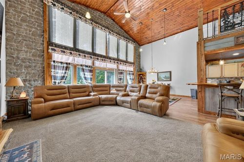 45 Blue Line Ln, Silex, MO, 63377-3305 | Card Image