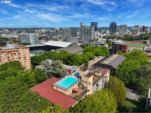 33-2021 Sw Main St, Portland, OR, 97205-1563 | Card Image