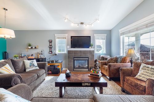 5708 Louise Way, Sechelt, BC, V7Z0N5 | Card Image