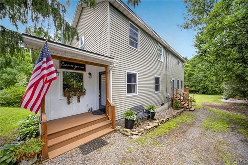 3955 East Rd, Cazenovia, NY, 13035-9476 | Card Image