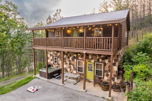 2213 Headrick Lead, Sevierville, TN, 37862-8604 | Card Image