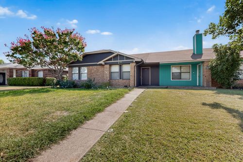 310 E Amberway Ln, Garland, TX, 75040-3702 | Card Image