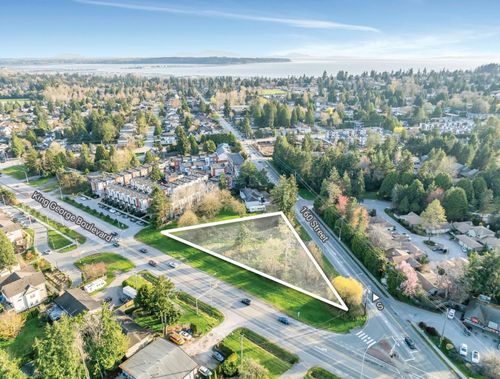 1704 160 St, Surrey, BC, V4A4X2 | Card Image