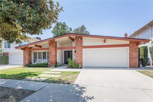 6849 Whitaker Ave, Lake Balboa, CA, 91406-4628 | Card Image