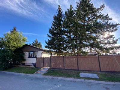 2141 Summerfield Blvd Se, House detached with 5 bedrooms, 3 bathrooms and 1 parking in Airdrie AB | Image 2