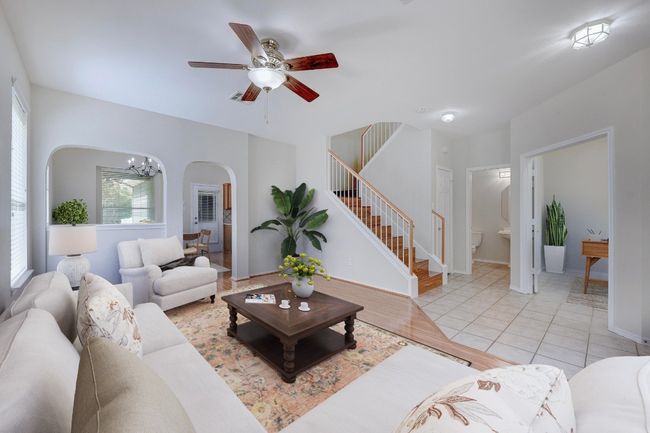 Living area with virtual staging | Image 7