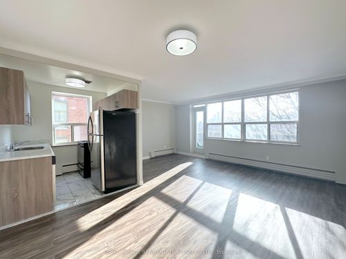 304-276 St Clair Ave W, Toronto, ON, M4V1R9 | Card Image