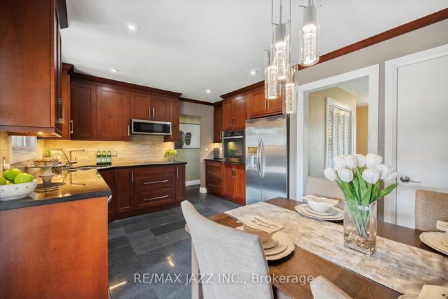 808 Ferndale St, House other with 5 bedrooms, 4 bathrooms and 4 parking in Oshawa ON | Image 10