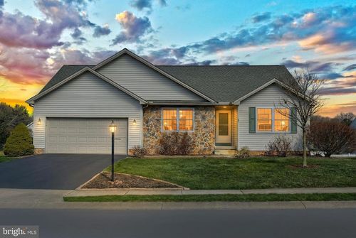 1835 Michelle Dr, YORK, PA, 17408-4283 | Card Image