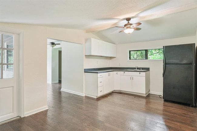 Guest house living room and kitchen area | Image 36