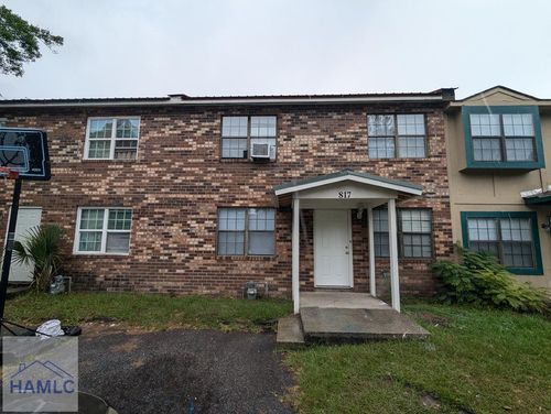 817 Lesa St, Hinesville, GA, 31313-4819 | Card Image
