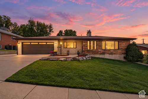 946 Arlington Way, Bountiful, UT, 84010-2350 | Card Image