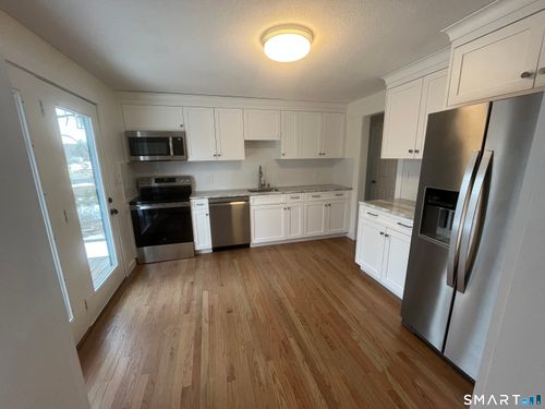 151 Fans Rock Rd, Hamden, CT, 06518-2016 | Card Image