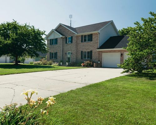 45 Oak Ridge Dr, La Salle, IL, 61301-9648 | Card Image