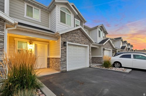 237 W 1950 N, Harrisville, UT, 84414-7373 | Card Image