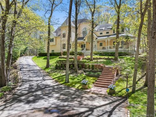 602A Bread And Cheese Hollow Rd, Northport, NY, 11768 | Card Image