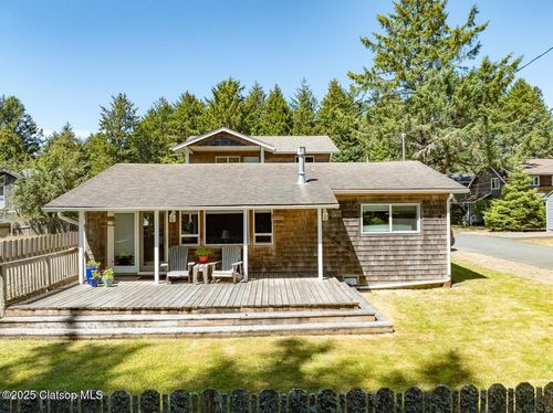 296 E Jackson St, Cannon Beach, OR, 97110-3091 | Card Image