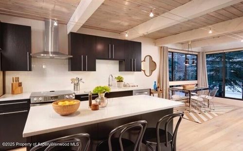 202-101 E Cooper Ave, Aspen, CO, 81611-1779 | Card Image