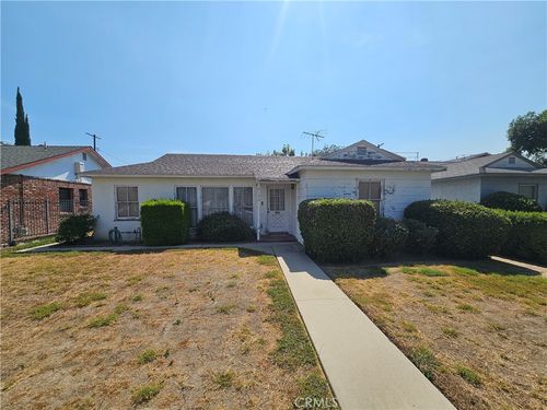 8132 White Oak Ave, Northridge, CA, 91325-4363 | Card Image