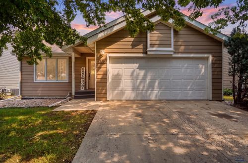 1220 Range View Cir, RAPID CITY, SD, 57701-2103 | Card Image