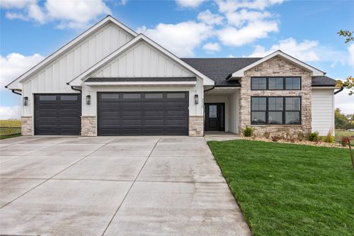 230 Howard Ave Nw, Swisher, IA, 52338-3001 | Card Image