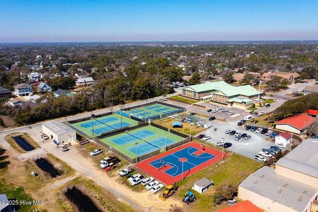 233 Ne 70 Th St, House other with 3 bedrooms, 2 bathrooms and null parking in Oak Island NC | Image 59