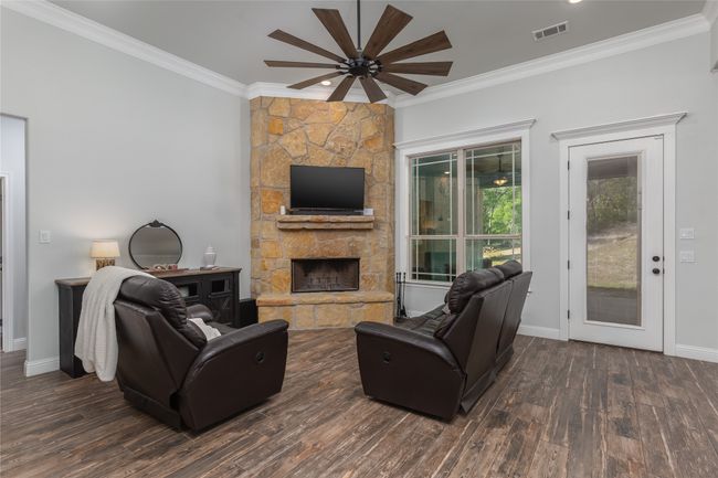 1033 Tex Ln, House other with 4 bedrooms, 2 bathrooms and null parking in Springtown TX | Image 13
