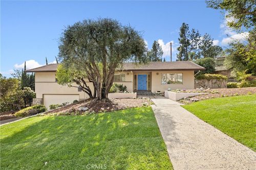 1935 Oakwood Ave, Sierra Madre, CA, 91024-1535 | Card Image