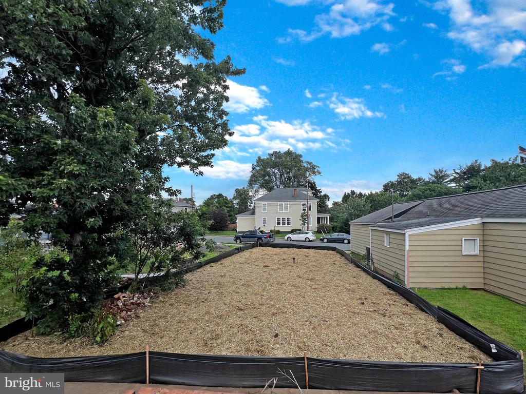 Land in FREDERICKSBURG