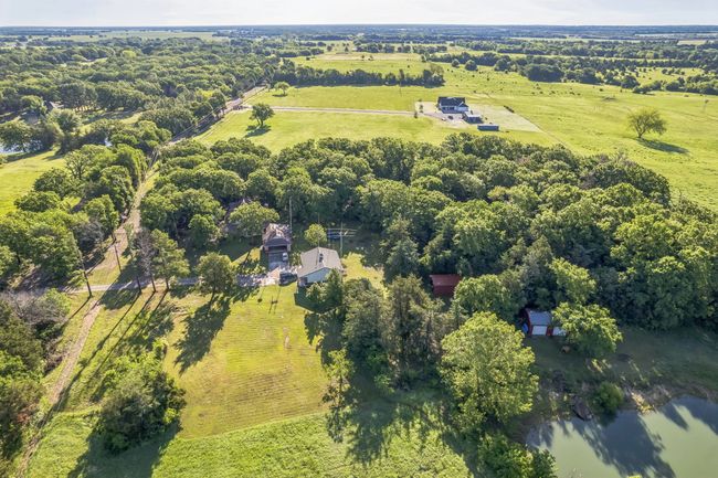906 County Road 2770, House other with 3 bedrooms, 3 bathrooms and null parking in Honey Grove TX | Image 31