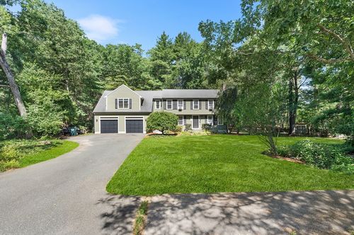 2 Shady Way, Norfolk, MA, 02056-1937 | Card Image