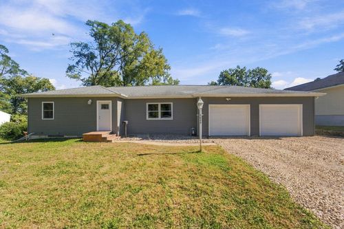 3006 Cedar Heights Dr, Cedar Falls, IA, 50613-6036 | Card Image