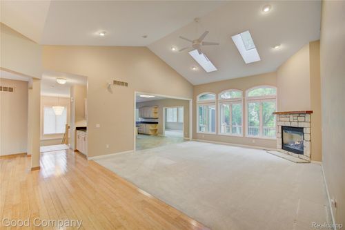 374 Oakbridge Dr, Rochester, MI, 48306-4632 | Card Image