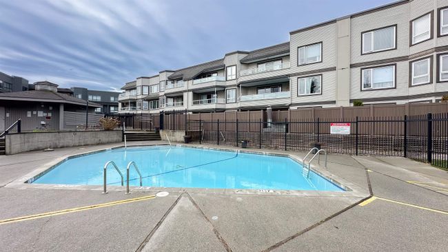 102 - 1860 E Southmere Crescent, Condo with 2 bedrooms, 1 bathrooms and 2 parking in Surrey BC | Image 21