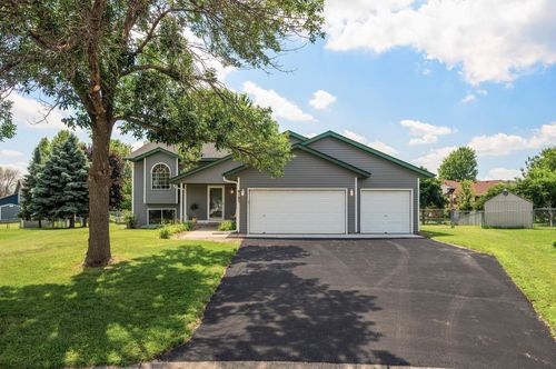 9105 Maryland Ave N, Brooklyn Park, MN, 55445-3251 | Card Image
