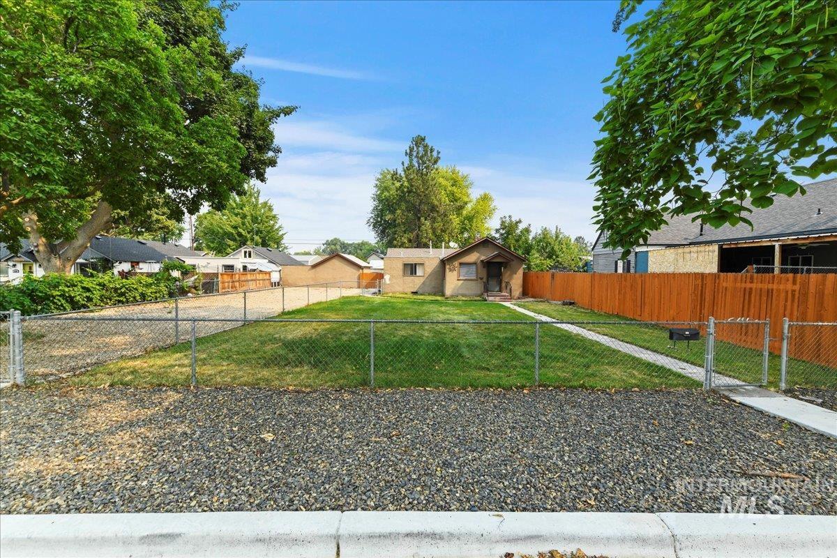 State Ave, Meridian, ID 83642