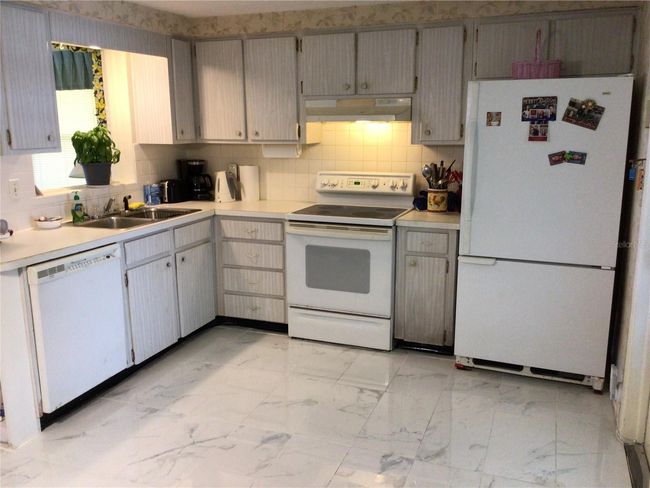 New marble tile flooring | Image 11