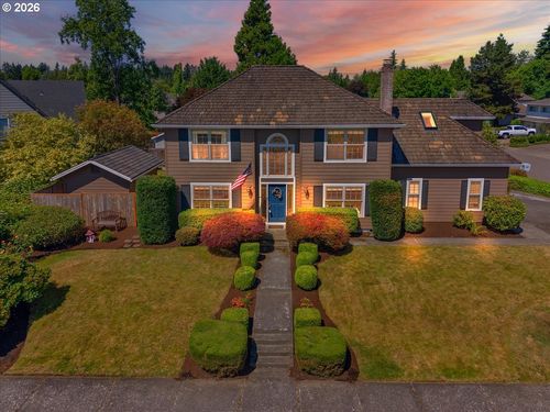 684 Ne Goldie Dr, Hillsboro, OR, 97124 | Card Image