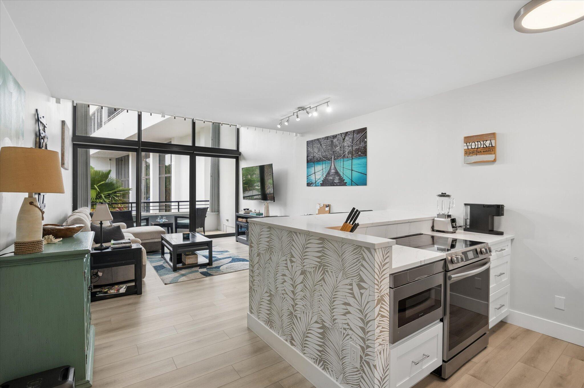 Residential in South Palm Beach 4