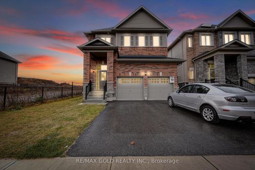 84 Atlantis Dr, Orillia, ON, L3V8L4 | Card Image