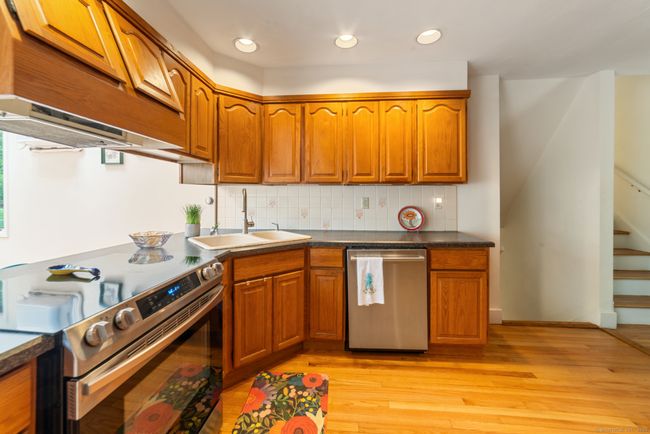 33 Saw Mill Rd, House other with 4 bedrooms, 3 bathrooms and null parking in Newtown CT | Image 15