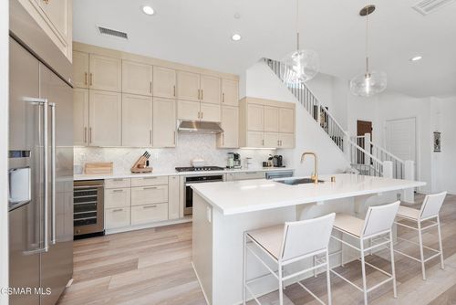 20843 W Acorn Cir, Porter Ranch, CA, 91326-4943 | Card Image