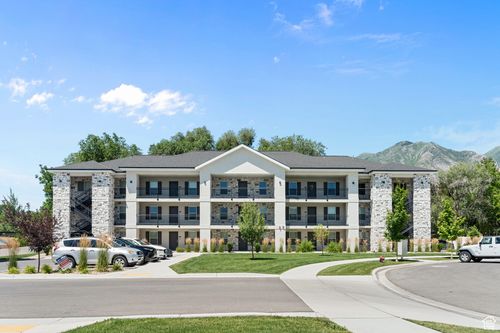 f305-490 S 100 W, Springville, UT, 84663-1897 | Card Image