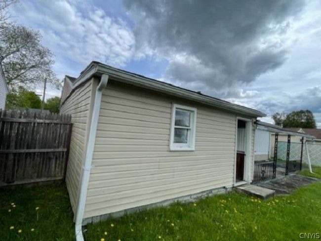 519 Reels Drive, House other with 3 bedrooms, 1 bathrooms and null parking in Utica NY | Image 2