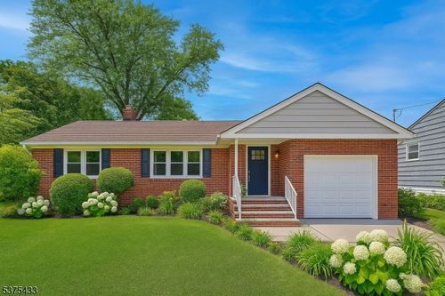 34 Carline Dr, Clifton, NJ, 07013-4104 | Card Image