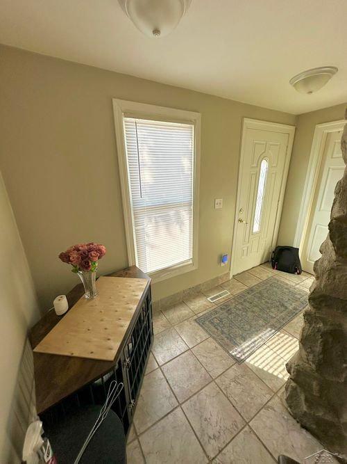 2004 Delaware St, Saginaw, MI, 48602-4931 | Card Image